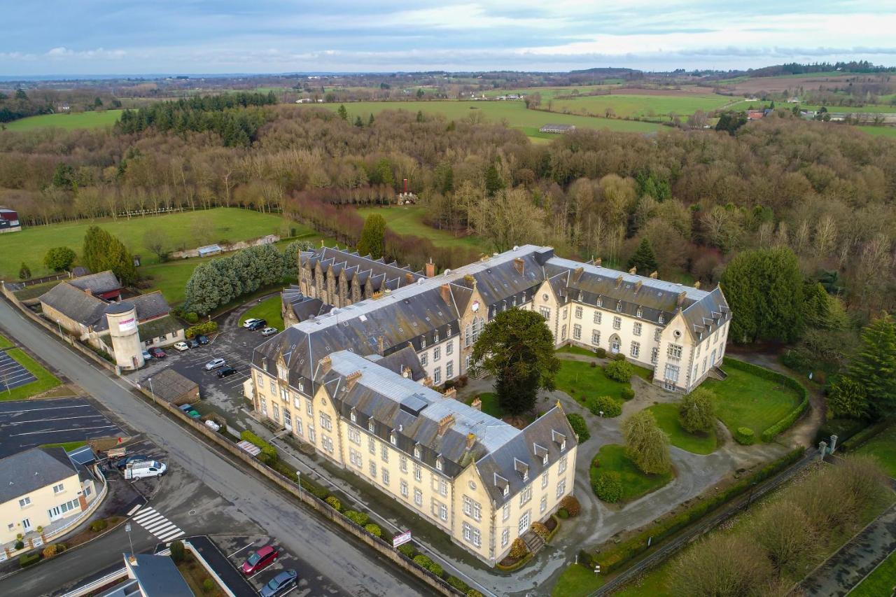 ホテルRelais Le Bocage Pontmain エクステリア 写真